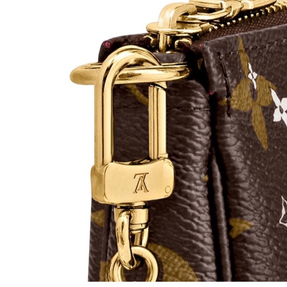 Louis Vuitton Travel Limited Edition Pouchette - Picture 4 of 16
